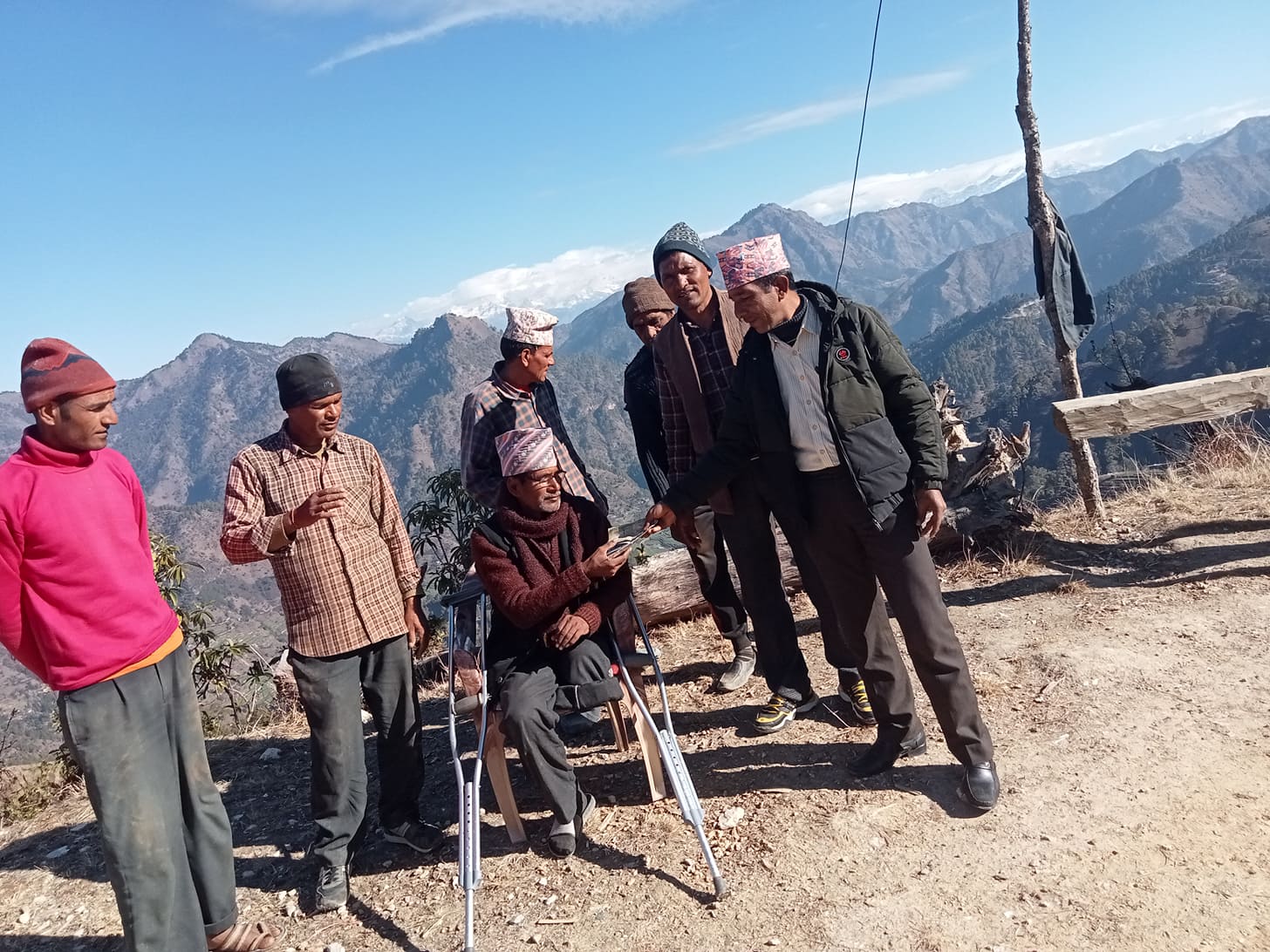 सुन्दर सुदूरपश्चिमेली युवा समाज भारतद्वारा बैतडीका बिष्टलाई आर्थिक सहयोग
